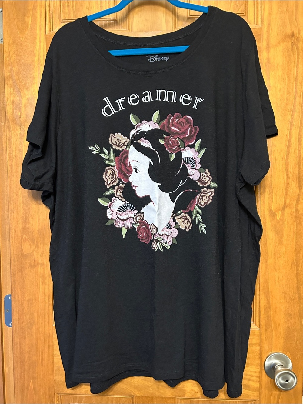 Torrid Disney Snow White Dreamer tee size 5